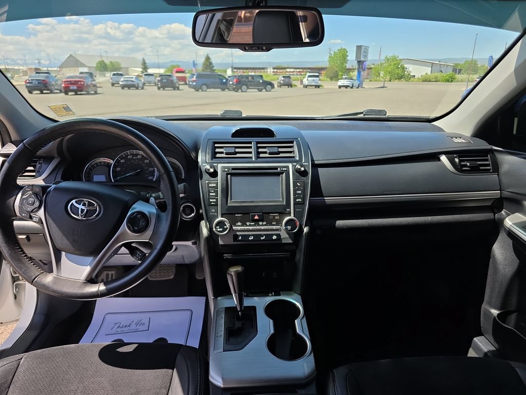 Used 2014 Toyota Camry SE w/ Leather Package FWD image 14