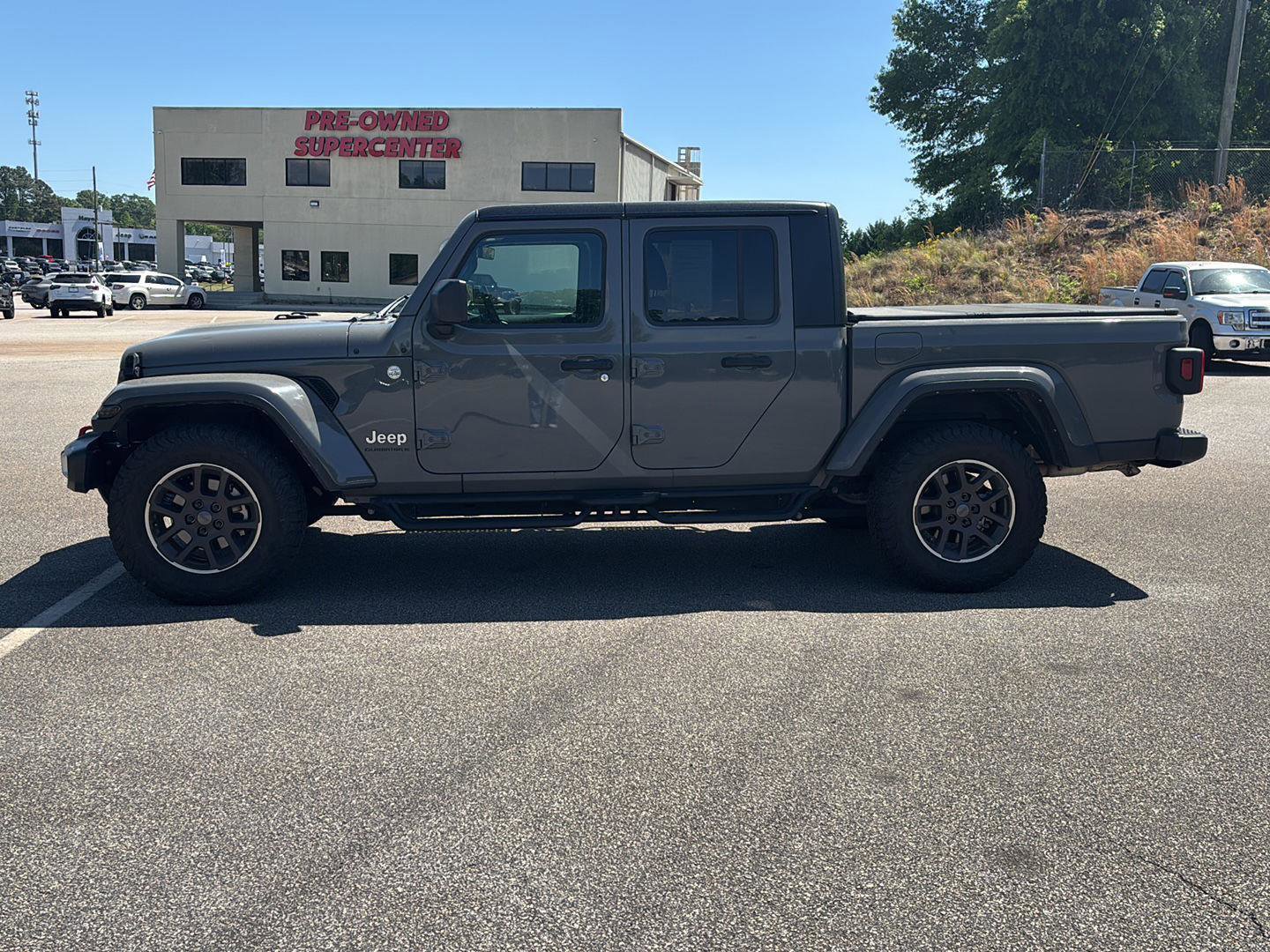 Used 2023 Jeep Gladiator Overland AWD/4WD image 6