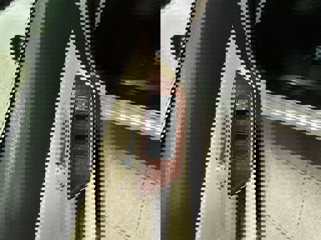 Used 2010 Lexus HS 250h image 22