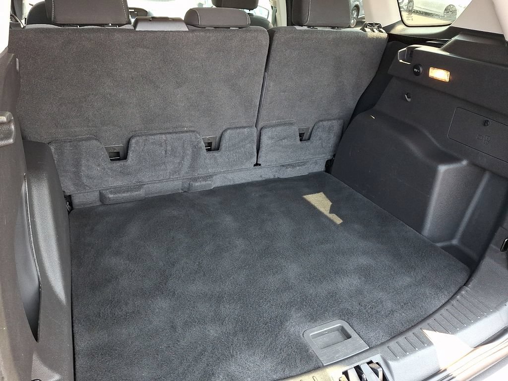 Used 2017 Ford Escape SE w/ SE Cold Weather Package FWD image 29