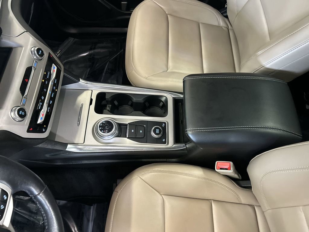 Used 2023 Ford Explorer XLT w/ Equipment Group 202A image 21