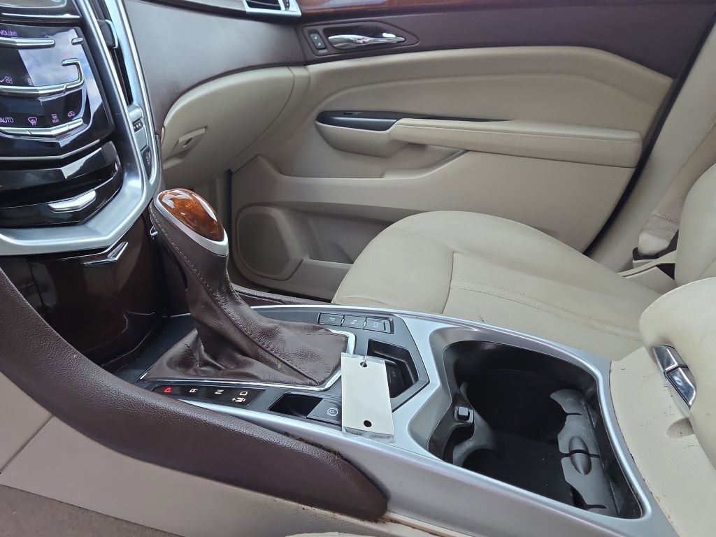 Used 2016 Cadillac SRX Luxury w/ Driver Awareness Package FWD image 18