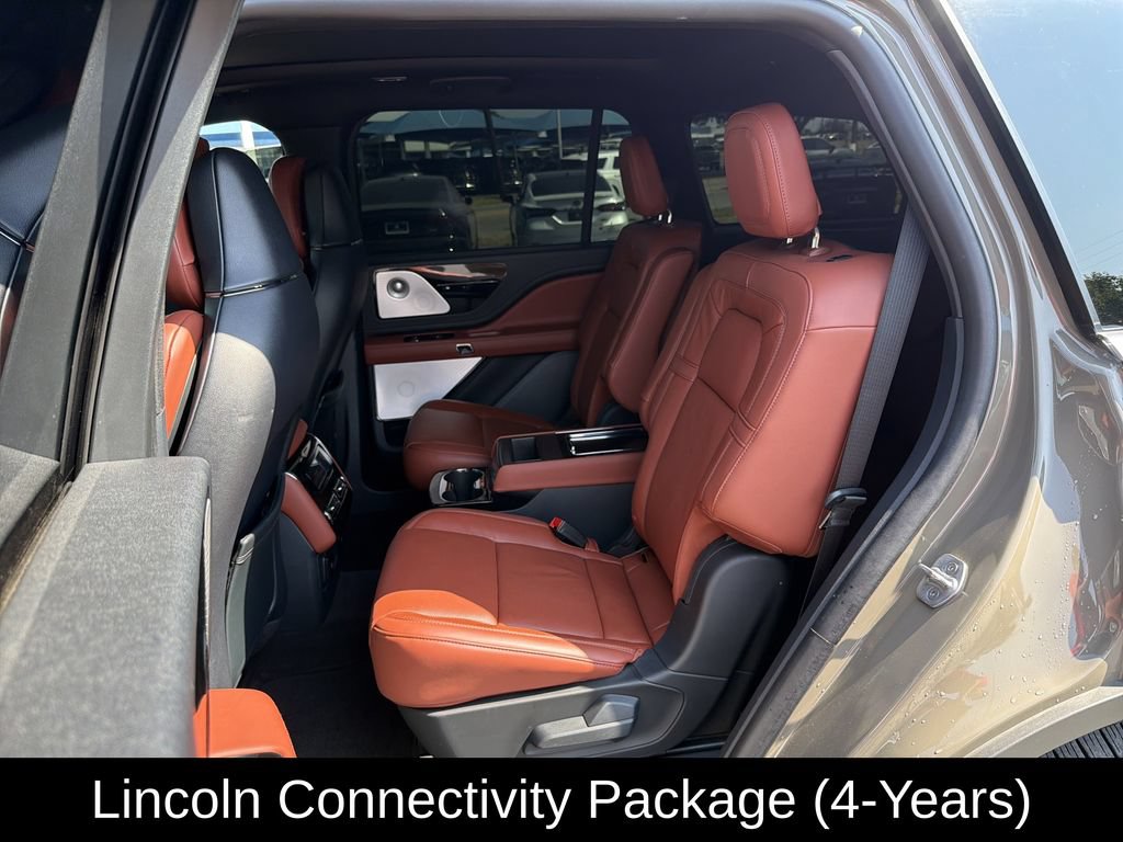 Used 2026 Lincoln Aviator Reserve AWD/4WD image 7