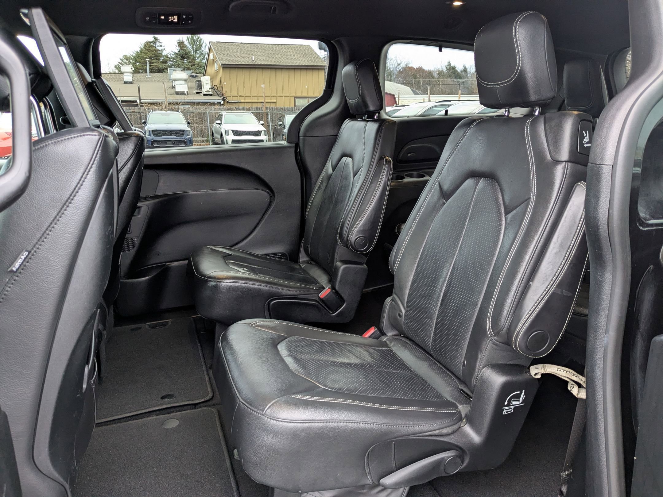 Used 2019 Chrysler Pacifica Touring-L Plus w/ Advanced Safetytec Group image 10