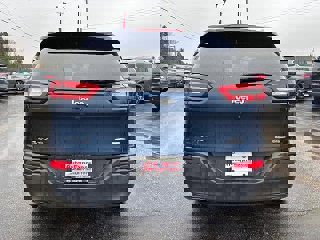 Used 2018 Jeep Cherokee Latitude Plus w/ Cold Weather Group image 6