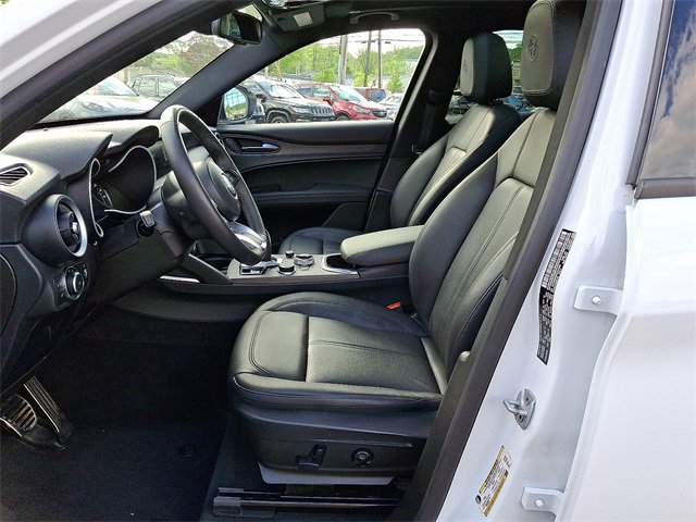 Used 2022 Alfa Romeo Stelvio Ti image 14