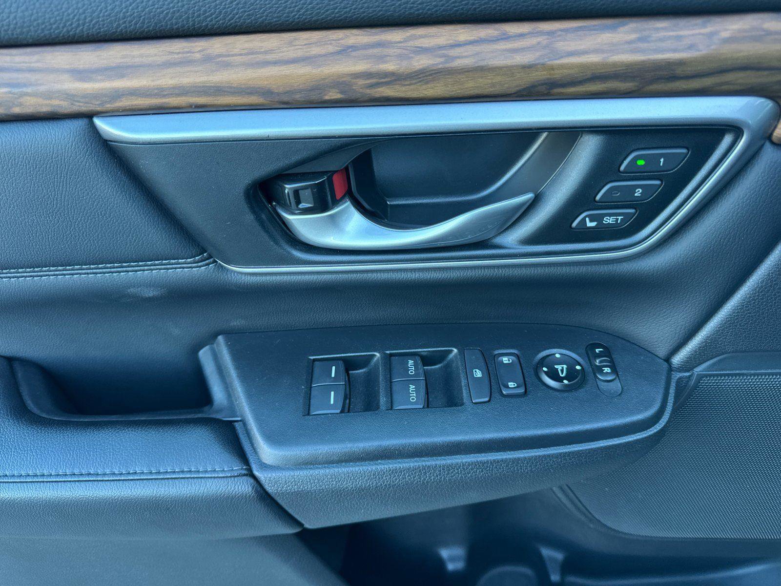 Used 2018 Honda CR-V EX-L image 10