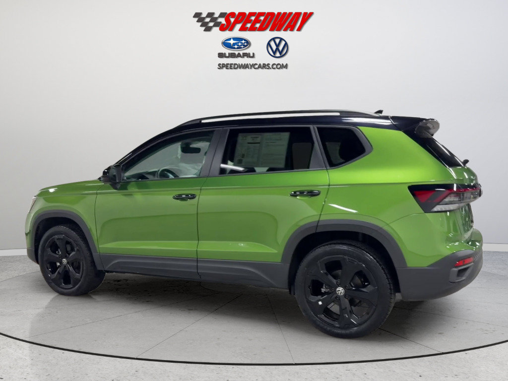 Certified 2025 Volkswagen Taos SE AWD/4WD image 9