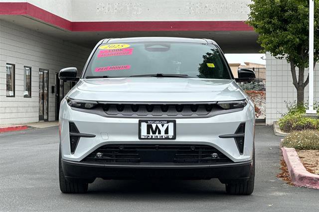 New 2025 Jeep Wagoneer Limited image 2