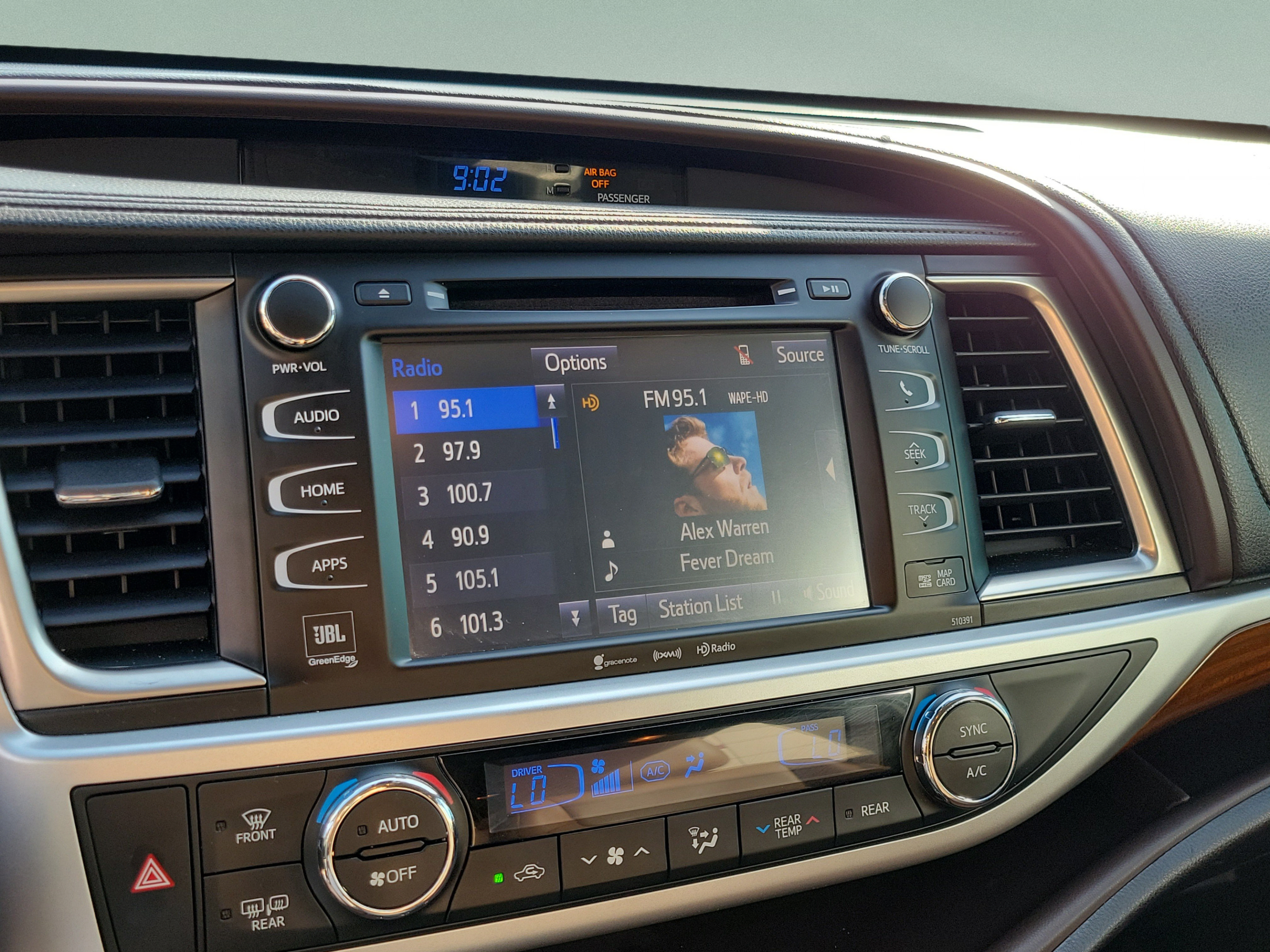 Used 2019 Toyota Highlander Limited Platinum AWD/4WD image 18