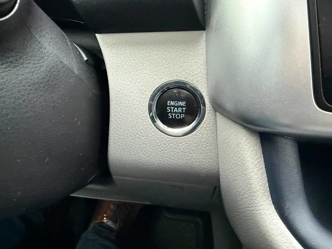 Used 2016 Toyota Highlander XLE AWD/4WD image 19