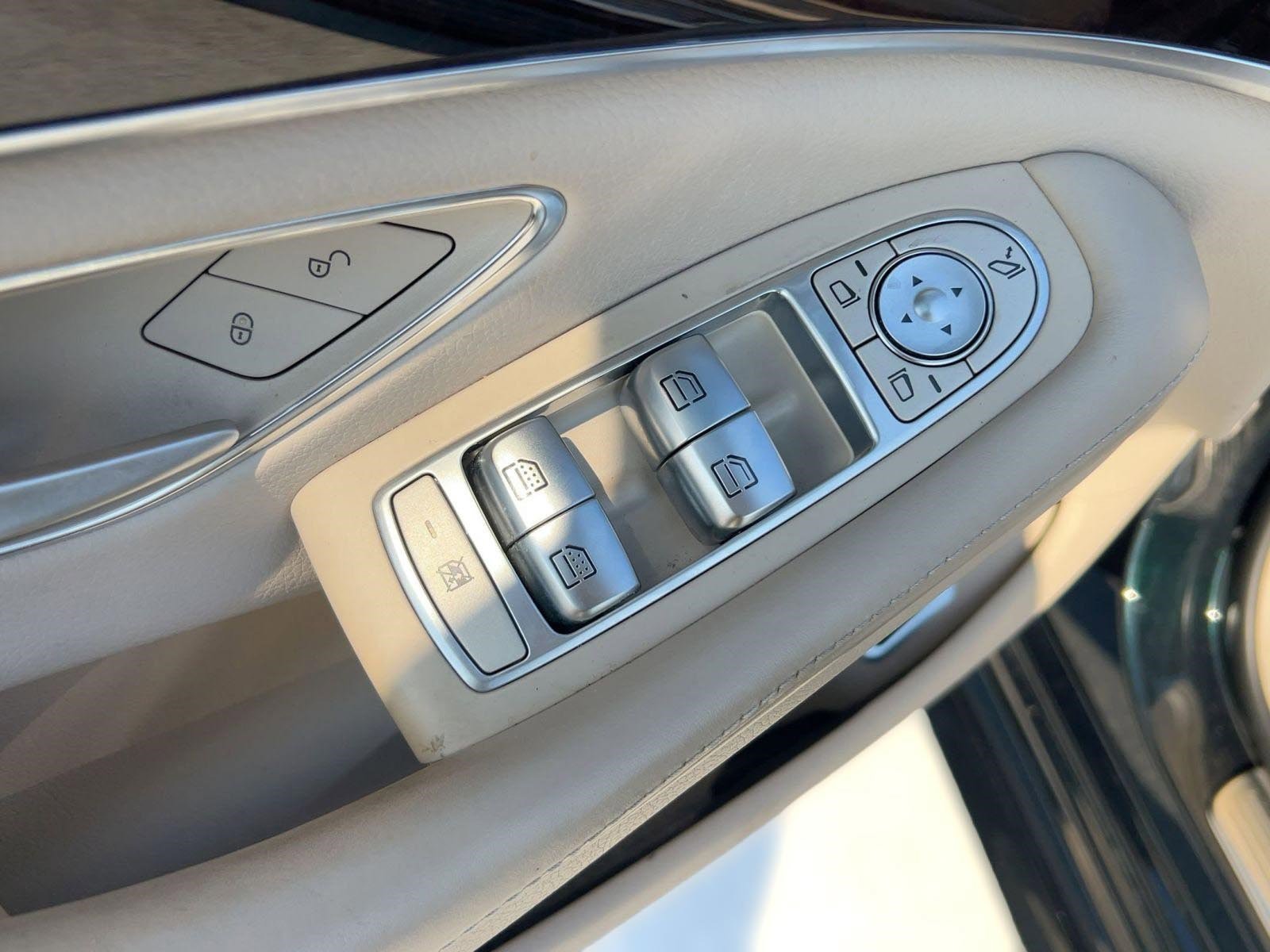 Used 2020 Mercedes-Benz S 560 Sedan image 19