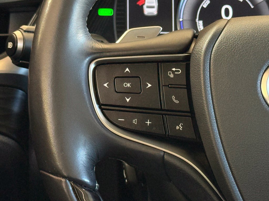 Used 2019 Lexus ES 300h w/ Accessory Package FWD image 26