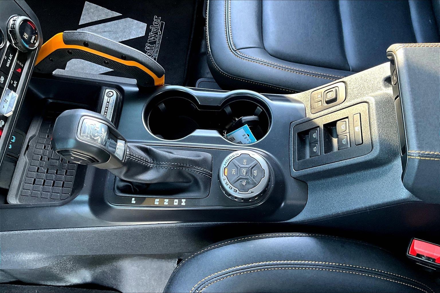 Used 2024 Ford Bronco Badlands image 17