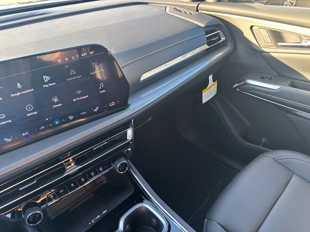 New 2027 Chevrolet Traverse LT w/ LPO, Floor Liner Package AWD/4WD image 44