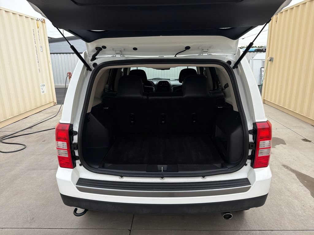Used 2016 Jeep Patriot Sport w/ Power Value Group AWD/4WD image 15