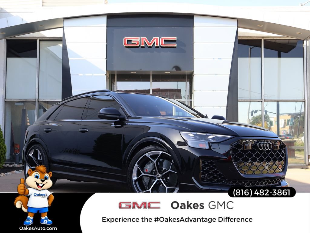 Used 2025 Audi RS Q8 performance
