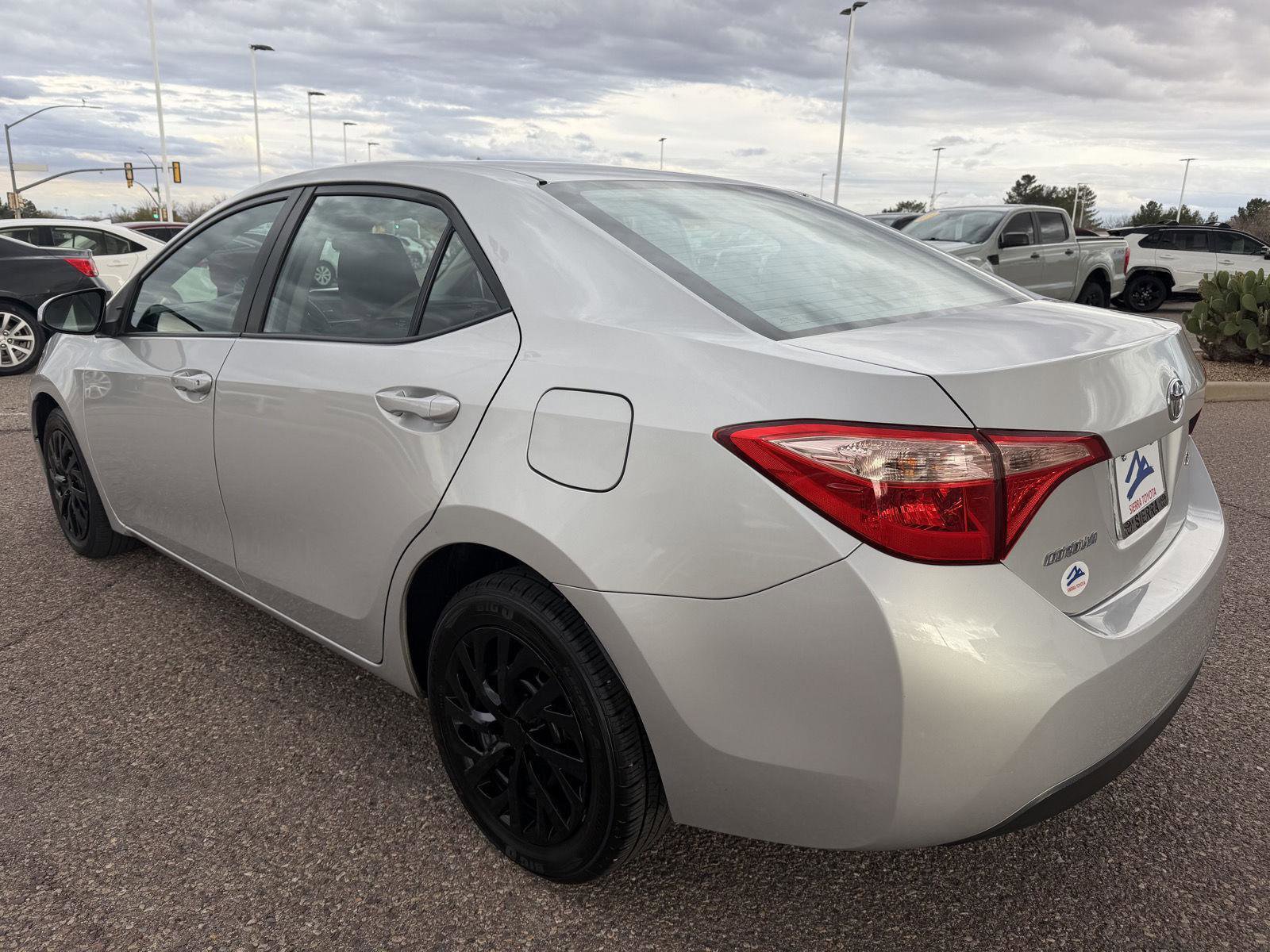 Used 2019 Toyota Corolla LE image 3