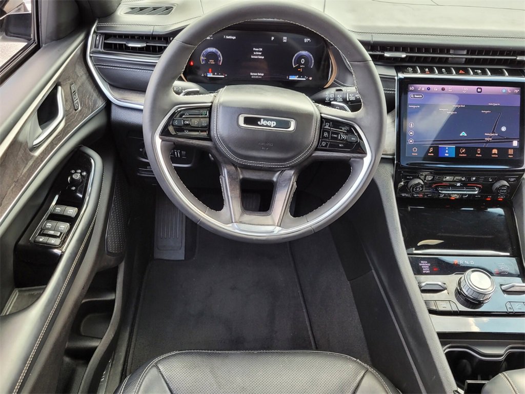 Used 2023 Jeep Grand Cherokee L Overland image 6