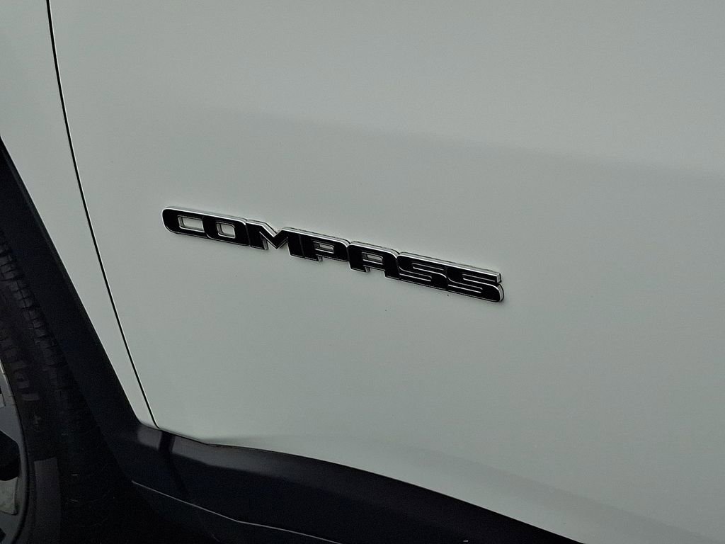 Used 2022 Jeep Compass Limited image 29
