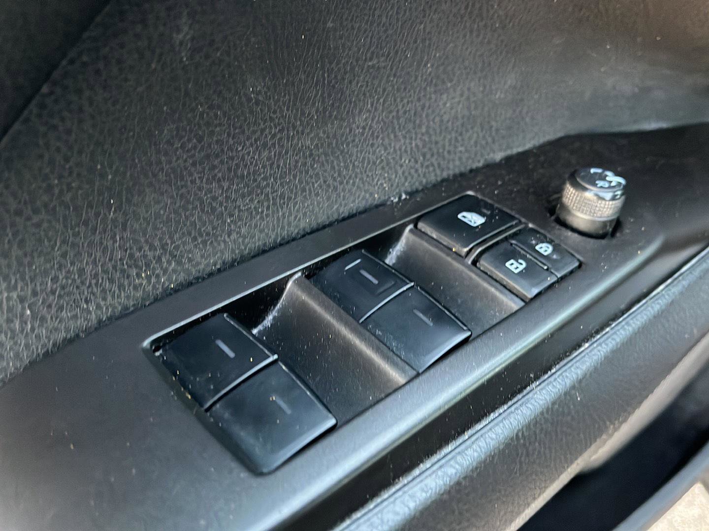 Used 2023 Toyota Camry SE image 10