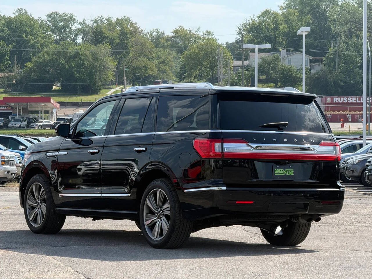 Used 2018 Lincoln Navigator Reserve AWD/4WD image 2