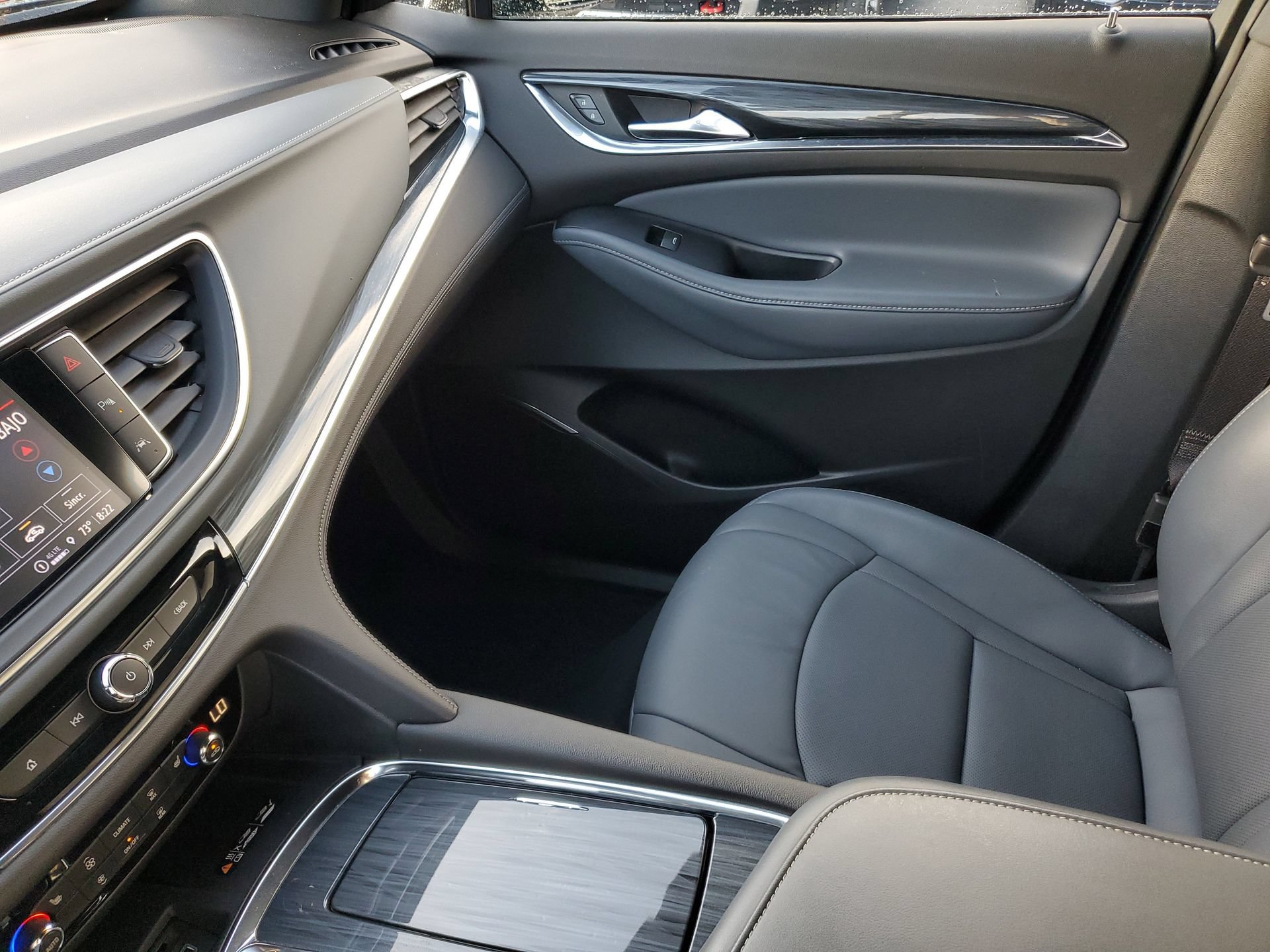 Used 2024 Buick Enclave Essence w/ Sport Touring Edition FWD image 25