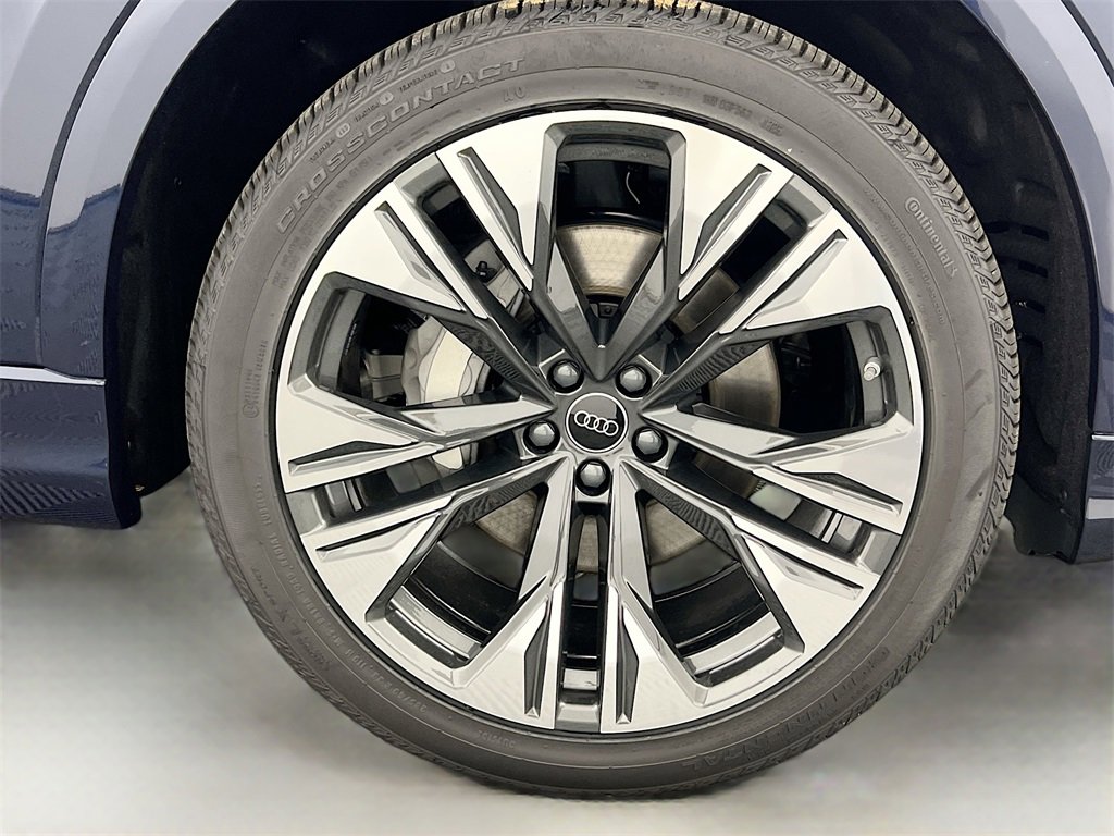 New 2025 Audi Q8 Premium image 33