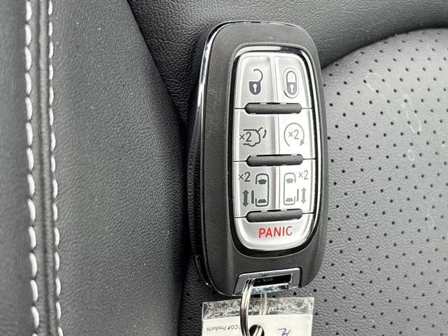 New 2026 Chrysler Pacifica Select image 42