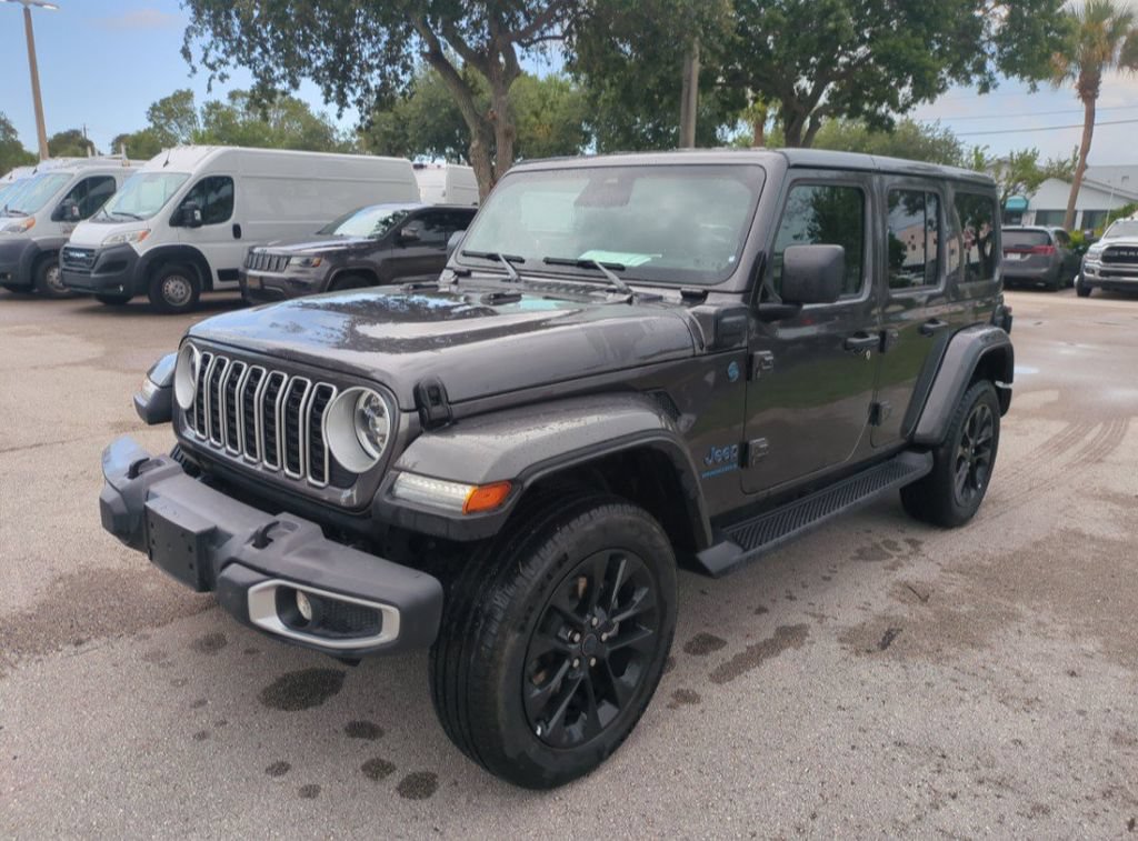 Used 2025 Jeep Wrangler Unlimited Sahara w/ Safety Group AWD/4WD image 10