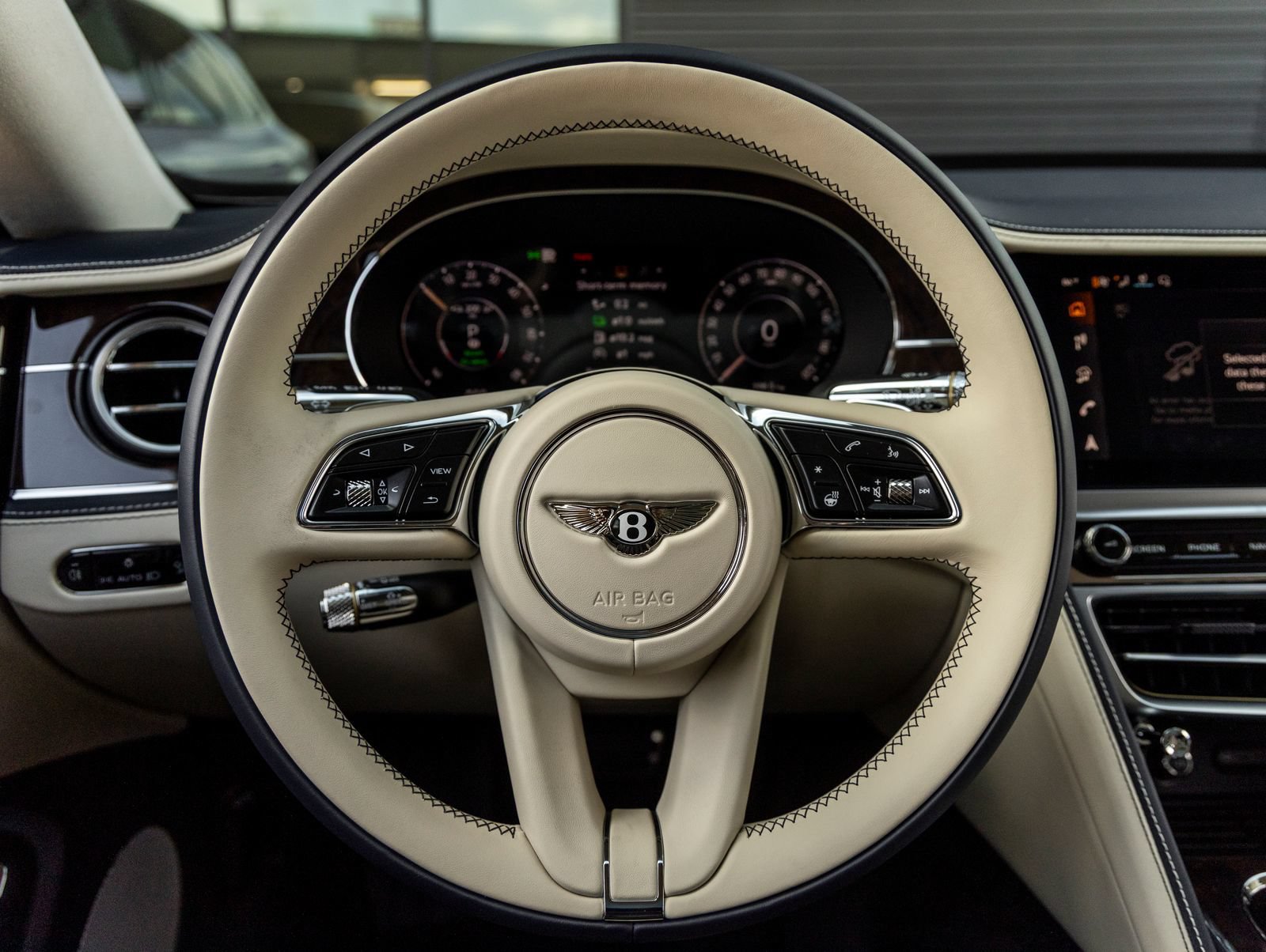 Used 2026 Bentley Flying Spur V8 AWD/4WD image 32