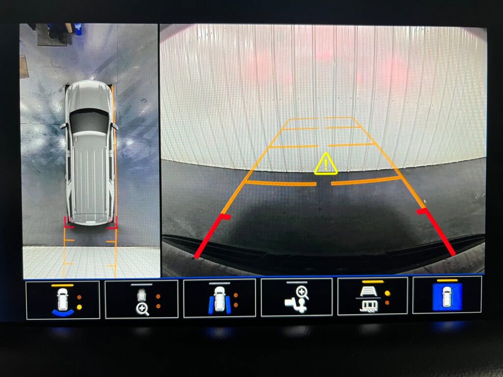 Used 2022 Chevrolet Tahoe LT w/ Luxury Package image 10