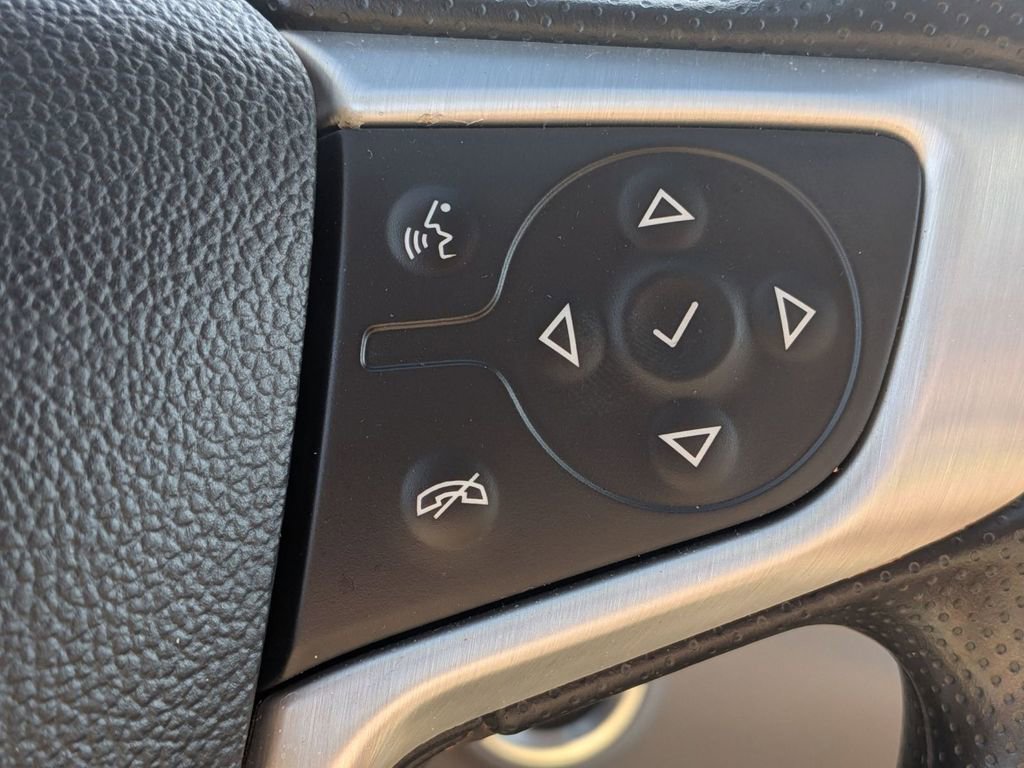 Used 2023 GMC Terrain SLE w/ Driver Convenience Package image 17