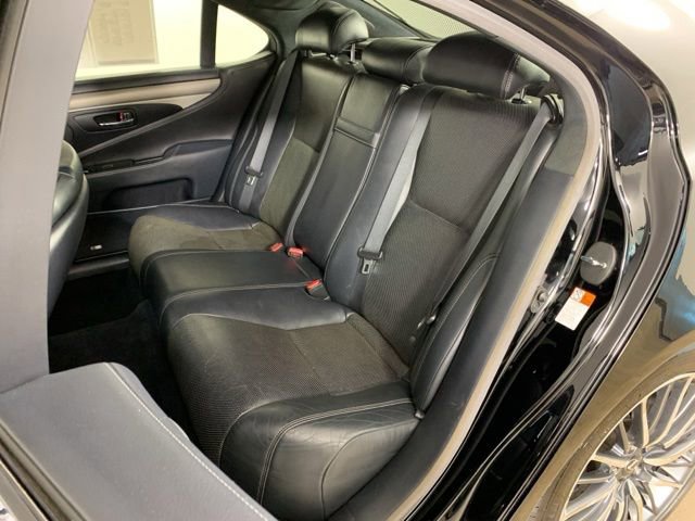 Used 2015 Lexus LS 460 AWD w/ F Sport Package image 32