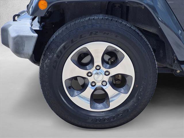 Used 2017 Jeep Wrangler Unlimited Sahara w/ Connectivity Group AWD/4WD image 22