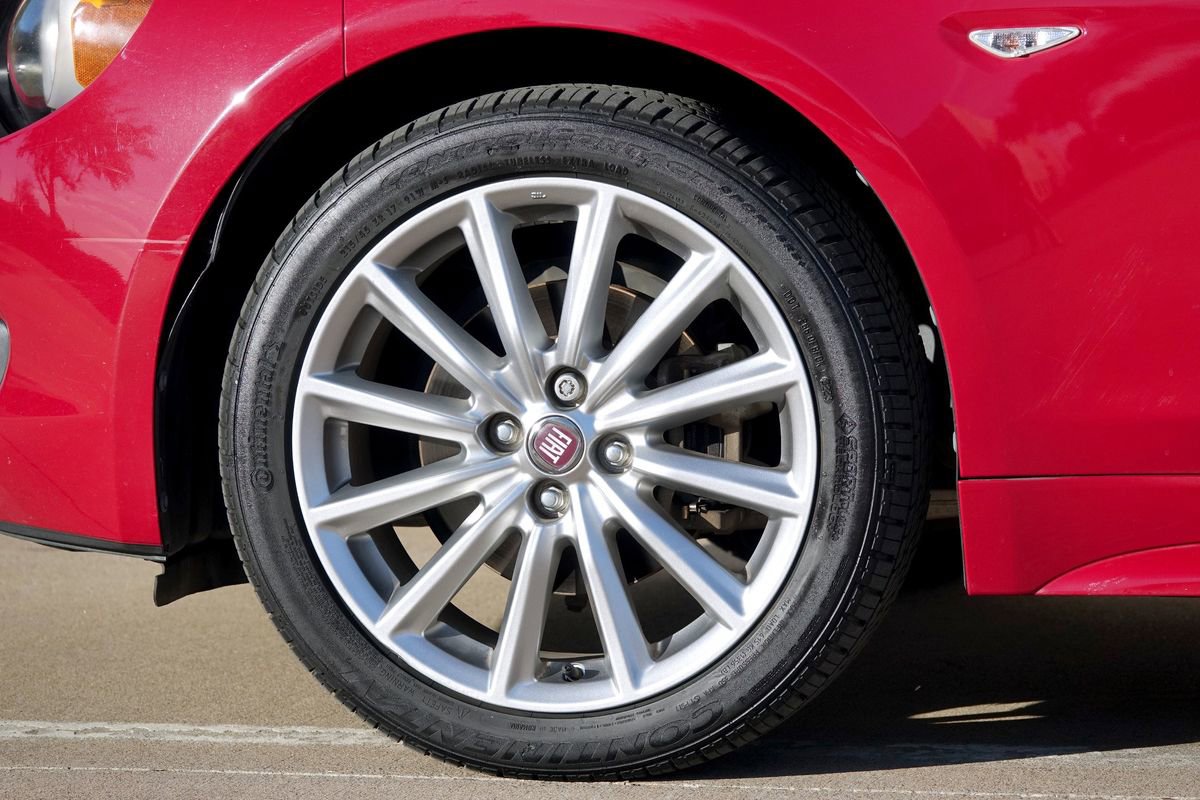 Used 2018 FIAT 124 Spider Lusso w/ Navigation & Sound Group image 22