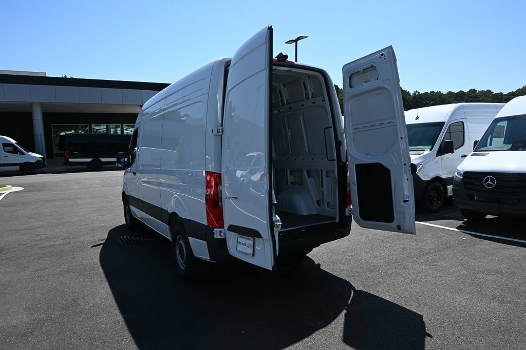 Used 2025 Mercedes-Benz Sprinter 2500 image 29