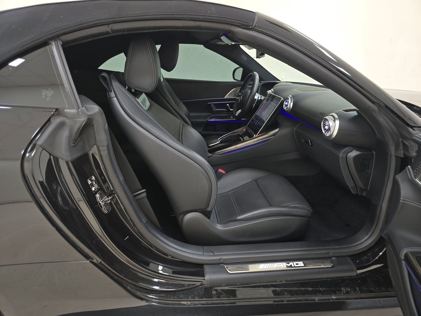 Used 2022 Mercedes-Benz SL 55 AMG 4MATIC image 12