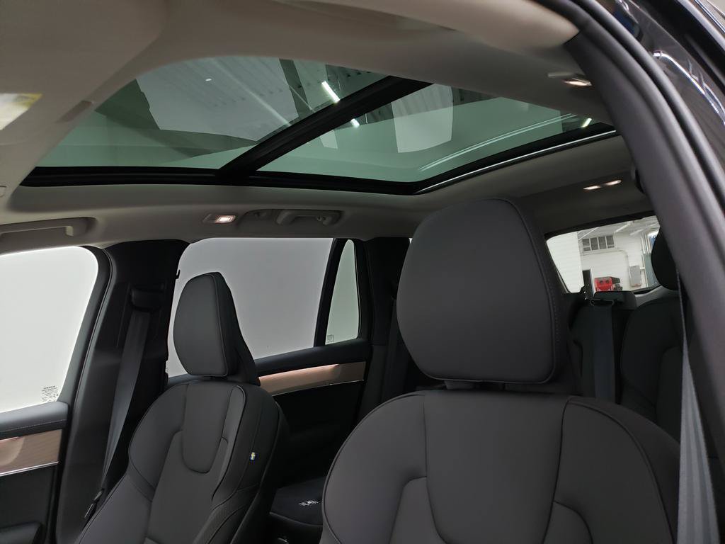 New 2026 Volvo XC90 B6 Plus w/ Protection Package Premier AWD/4WD image 7