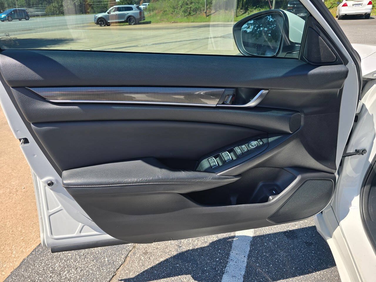 Used 2018 Honda Accord Sport image 14