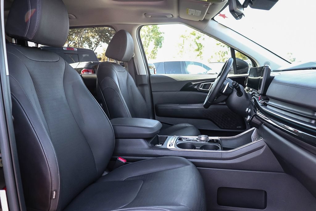 Used 2026 Kia Carnival SX Prestige FWD image 16