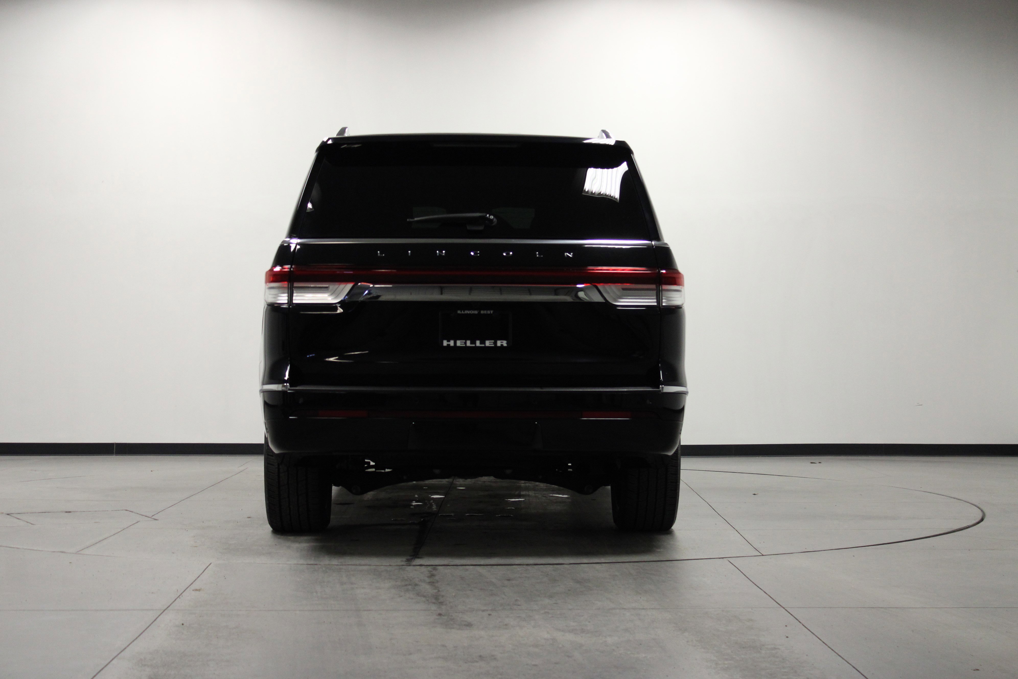 Used 2023 Lincoln Navigator L 2WD image 5