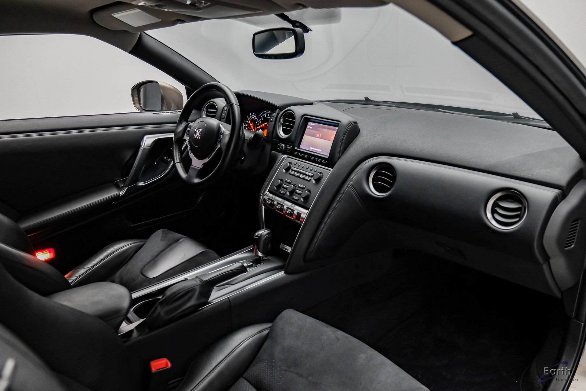 Used 2009 Nissan GT-R Premium image 51