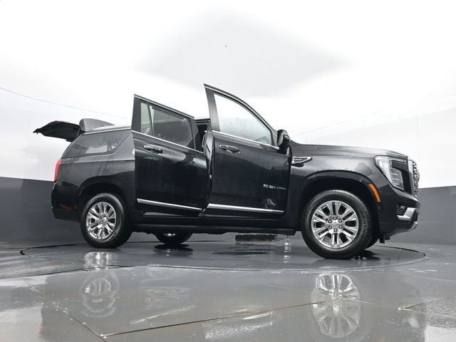 Used 2025 GMC Yukon XL Denali AWD/4WD image 38