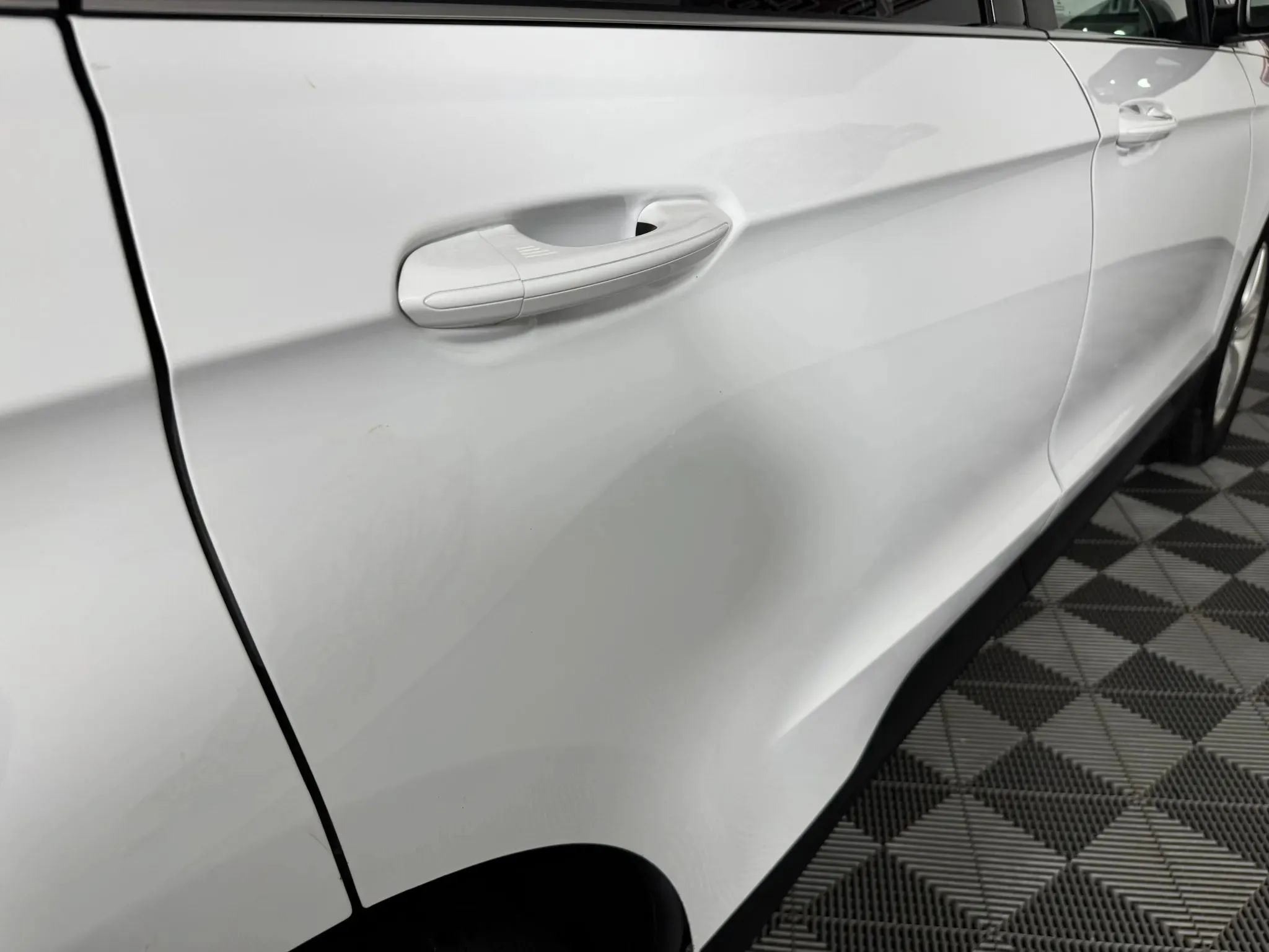 Used 2016 Ford Edge SEL FWD image 27