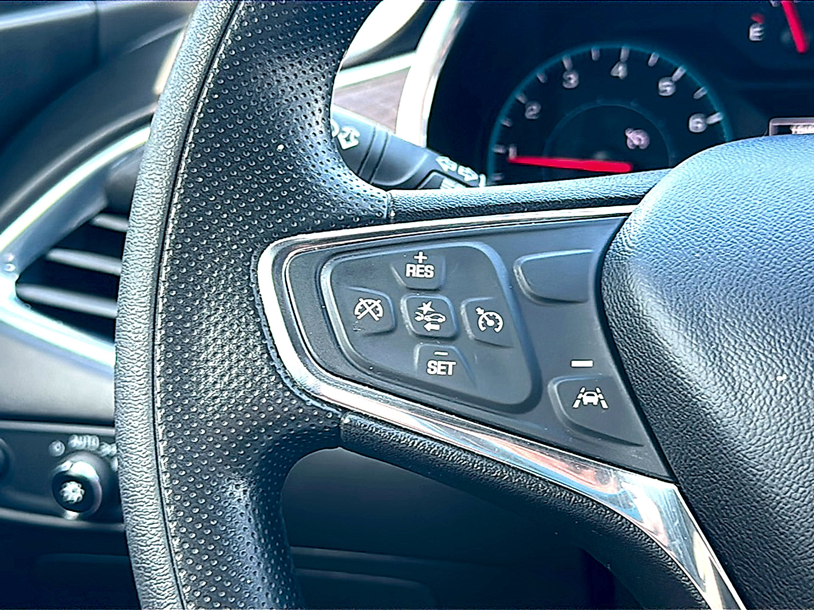 Used 2021 Chevrolet Malibu LT FWD image 28
