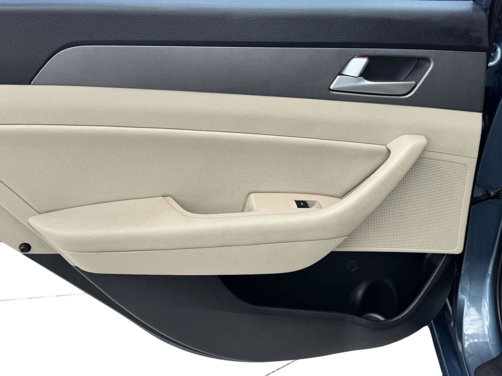 Used 2015 Hyundai Sonata SE FWD image 41