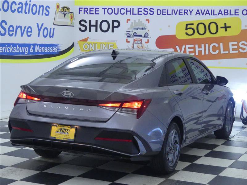 Used 2024 Hyundai Elantra SEL FWD image 7