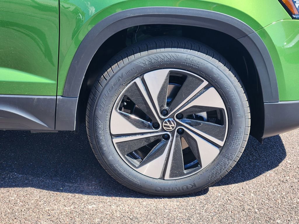 New 2026 Volkswagen Taos SE AWD/4WD image 30