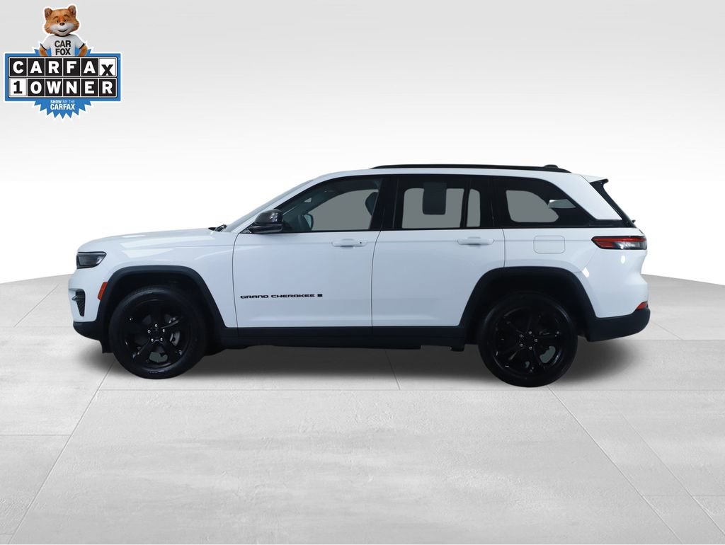 Used 2023 Jeep Grand Cherokee Altitude image 9